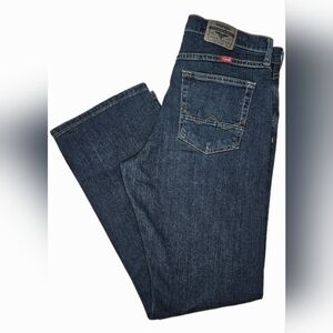 Wrangler Men's Relaxed Fit Boot Cut 5 Pocket Jeans Dark Wash Size 32 X 30